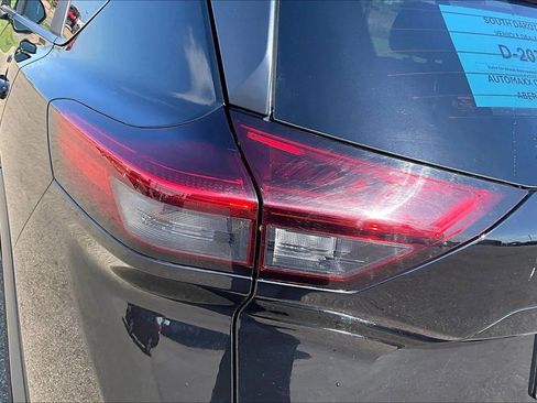 Used 2025 Nissan Rogue SV AWD/4WD image 29