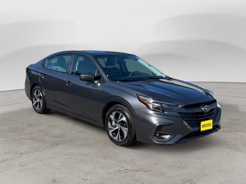 Used 2025 Subaru Legacy Premium AWD/4WD image 3