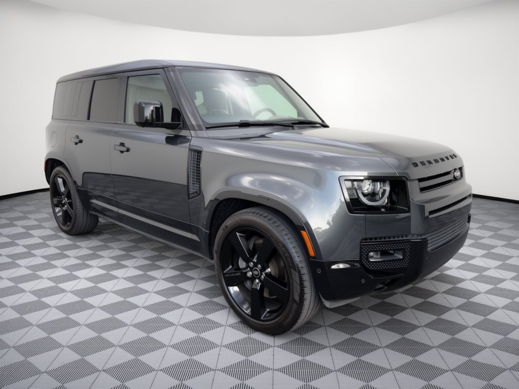 Used 2025 Land Rover Defender 110 X-Dynamic SE AWD/4WD image 7