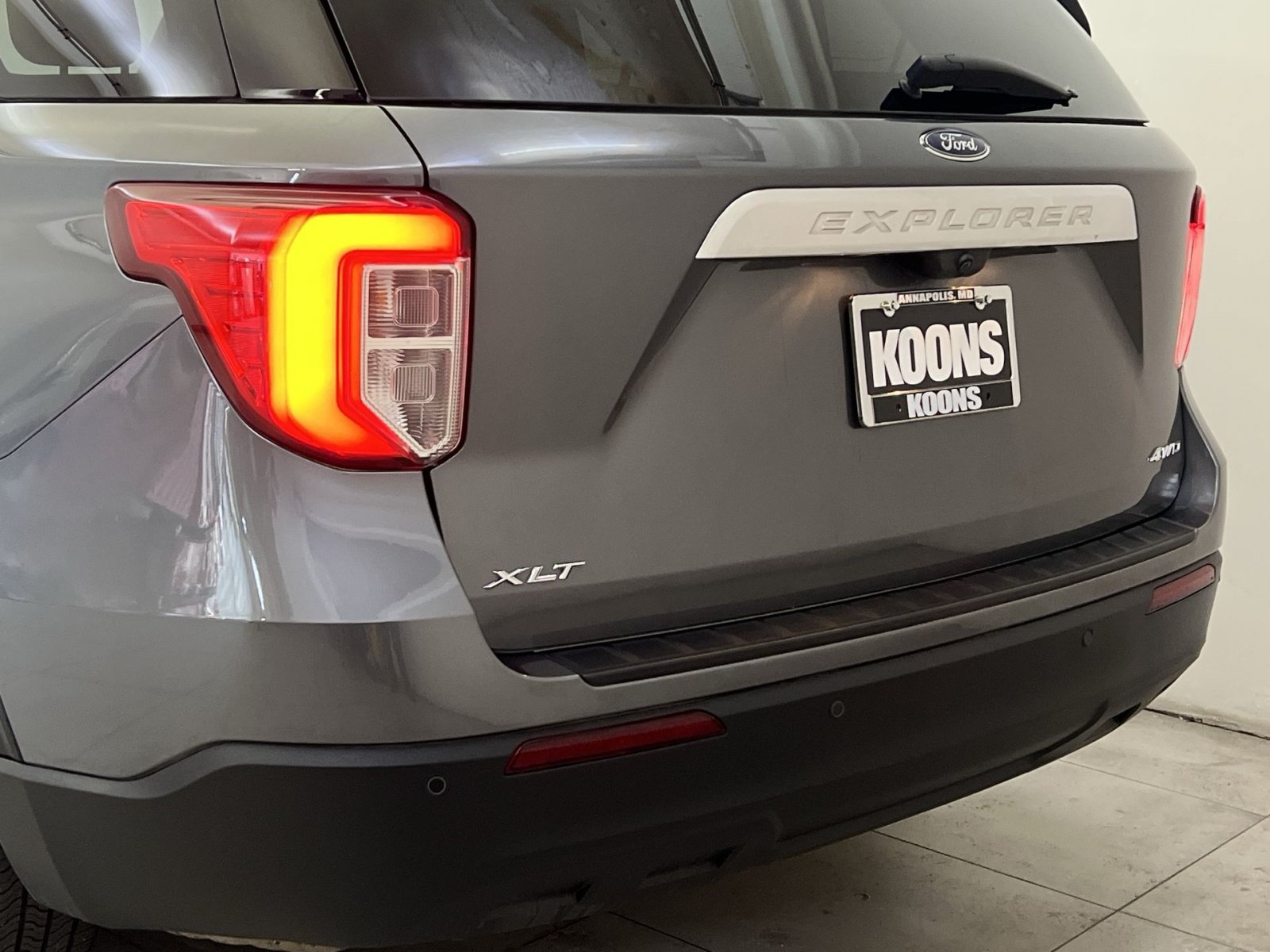 Used 2023 Ford Explorer XLT AWD/4WD image 31