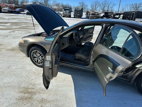 Used 2000 Pontiac Bonneville SLE image 10