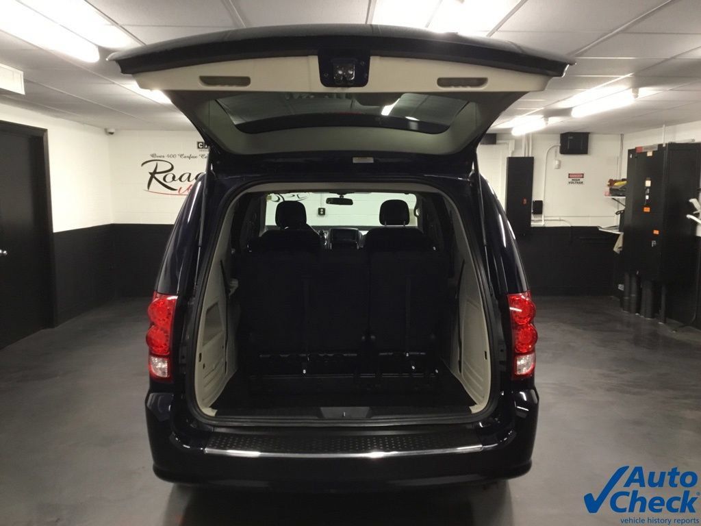Used 2015 Dodge Grand Caravan SE w/ Quick Order Package 29E SE FWD image 12