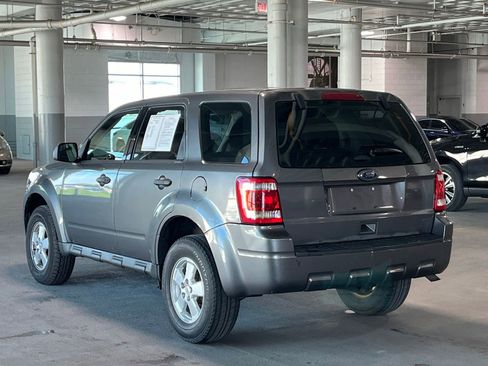 Used 2011 Ford Escape XLS w/ 101A Rapid Spec Order Code FWD image 8