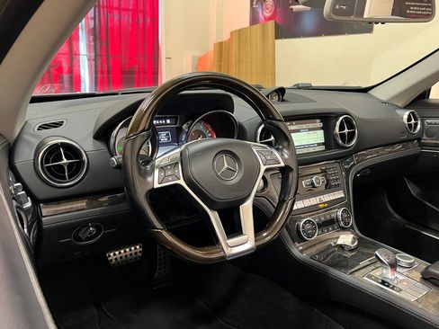 Used 2013 Mercedes-Benz SL 550 image 21
