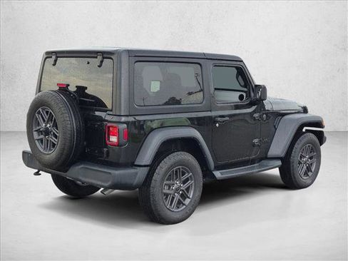 Used 2025 Jeep Wrangler Sport AWD/4WD image 5