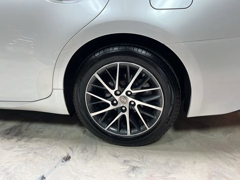 Used 2018 Lexus ES 350 w/ Luxury Package w/Wood Trim FWD image 32