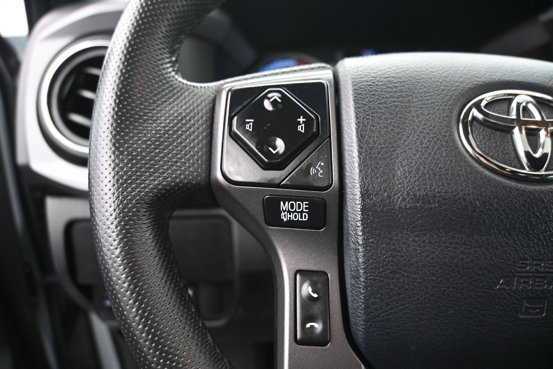 Used 2020 Toyota Tacoma TRD Sport AWD/4WD image 22