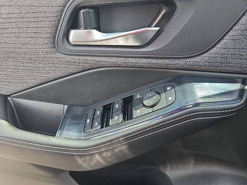Used 2023 Nissan Rogue SV FWD image 31