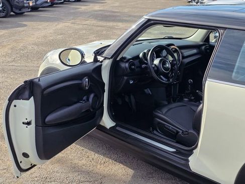 Used 2018 MINI Cooper 2-Door Hardtop w/ Cold Weather Package image 37