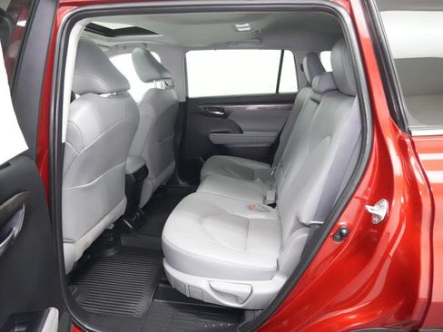 Used 2020 Toyota Highlander Limited AWD/4WD image 20