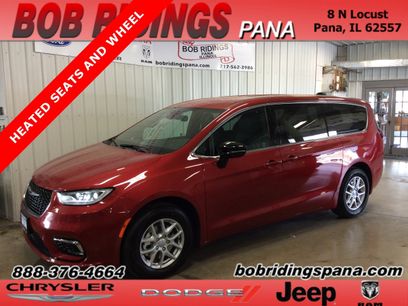 New 2026 Chrysler Pacifica Select