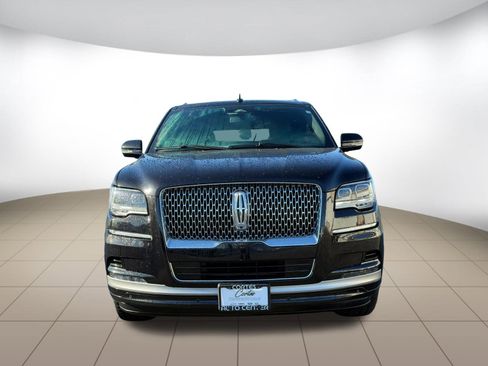 Used 2024 Lincoln Navigator L Premiere image 2