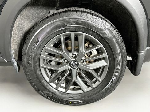 Used 2023 Nissan Rogue S image 11