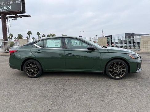 New 2025 Nissan Altima 2.5 SR image 7