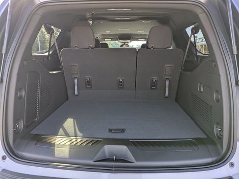 New 2026 Chevrolet Suburban LS image 28