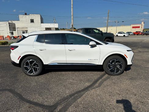 New 2025 Chevrolet Equinox EV LT image 4