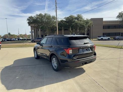 New 2026 Ford Explorer Active image 5