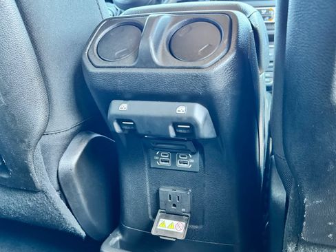 Used 2024 Jeep Wrangler Unlimited Rubicon 4xe AWD/4WD image 15