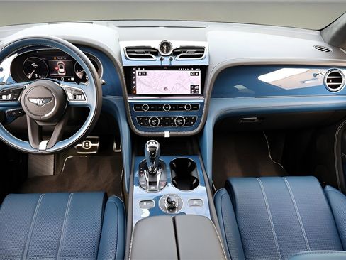 Certified 2023 Bentley Bentayga image 4