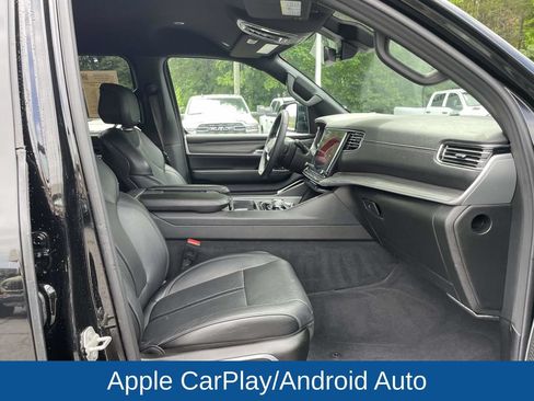 Used 2024 Jeep Wagoneer Series II w/ Flexible Seating Group AWD/4WD image 16