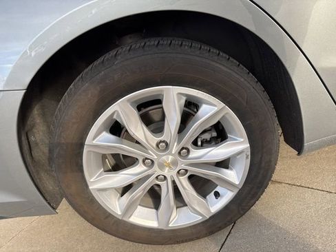 Used 2024 Chevrolet Malibu LT image 9