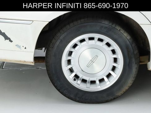 Used 2000 Lincoln Town Car Executive RWD image 14