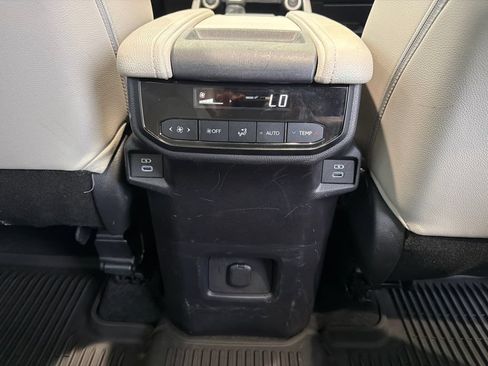 Used 2025 Toyota Grand Highlander AWD Hybrid image 26