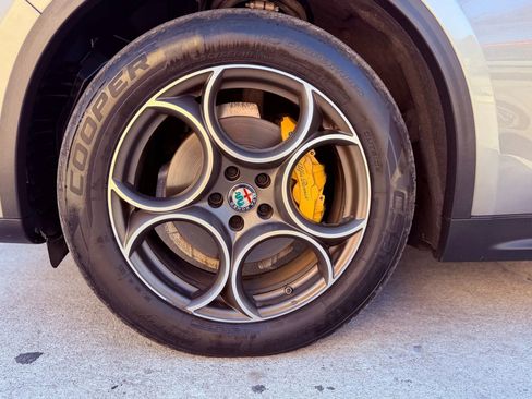 Used 2018 Alfa Romeo Stelvio AWD w/ Convenience Package image 38