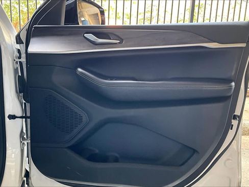 Used 2023 Jeep Grand Cherokee Limited image 22