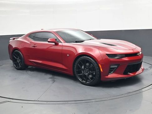 Used 2017 Chevrolet Camaro SS image 2