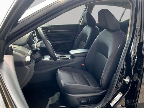Certified 2025 Nissan Altima 2.5 SV FWD image 8
