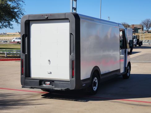 New 2025 Chevrolet Brightdrop 600 image 14