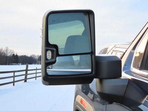 Used 2022 GMC Sierra 3500 Denali w/ Denali Ultimate Package image 14