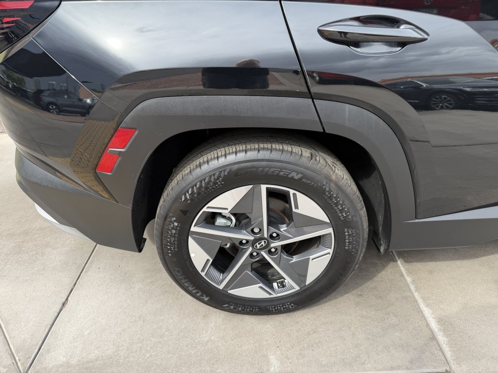 Used 2025 Hyundai Tucson SEL FWD image 15