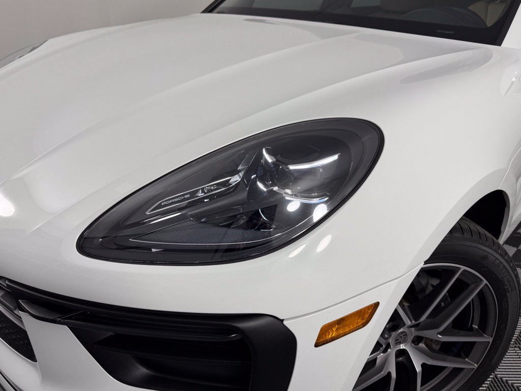 Certified 2023 Porsche Macan Turbo AWD/4WD image 11