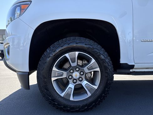 Used 2017 Chevrolet Colorado Z71 AWD/4WD image 11