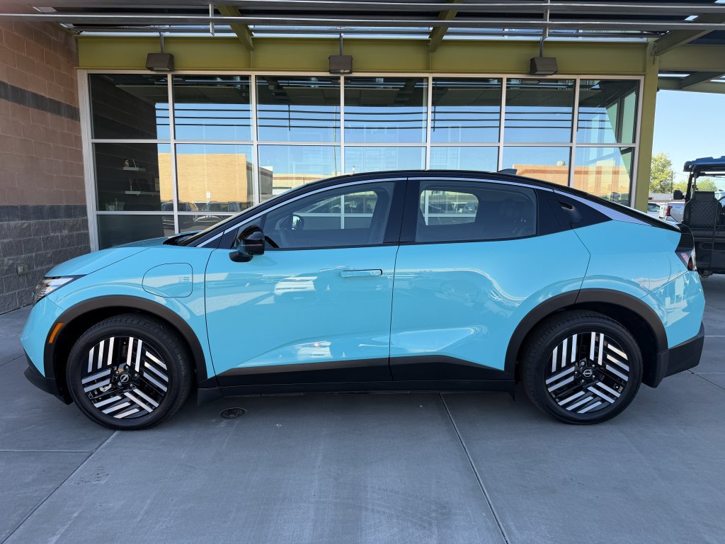 Used 2026 Nissan Leaf SV+ w/ Floor Mat Package (SV+) FWD image 7