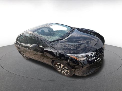 Used 2025 Nissan Versa SV FWD image 2