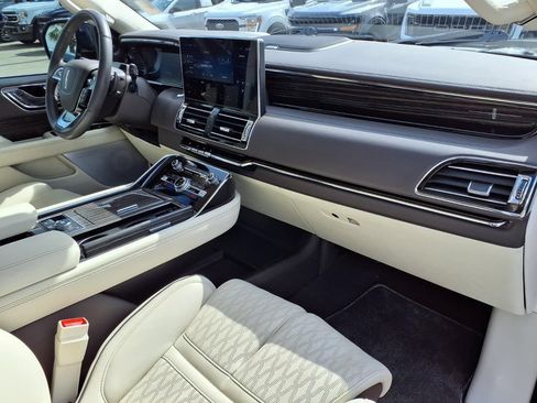 Used 2024 Lincoln Navigator Black Label AWD/4WD image 28