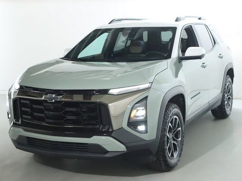 Used 2025 Chevrolet Equinox ACTIV w/ Safety and Technology Package image 4