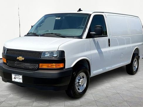 New 2025 Chevrolet Express 3500 w/ Driver Convenience Package image 3