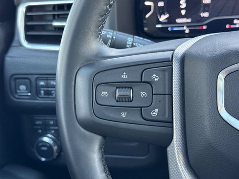 Used 2024 GMC Yukon XL Denali AWD/4WD image 28