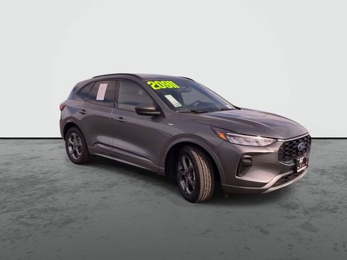 Used 2023 Ford Escape ST-Line image 2