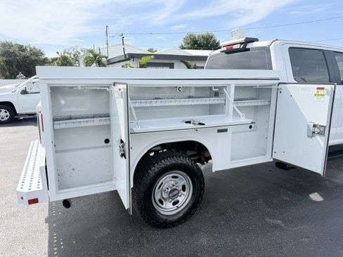 Used 2017 Ford F250 XL w/ Power Equipment Group AWD/4WD image 13
