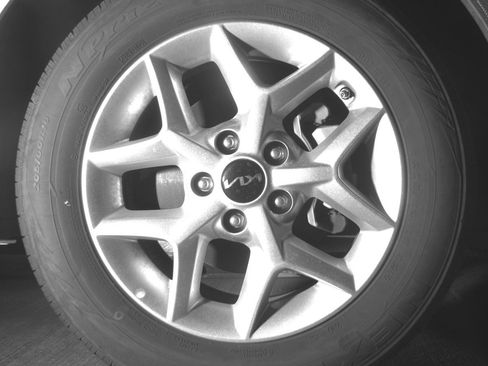 Used 2025 Kia Soul LX w/ LX Technology Package image 13