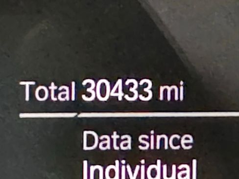 Used 2022 BMW 750i xDrive w/ Executive Package image 17