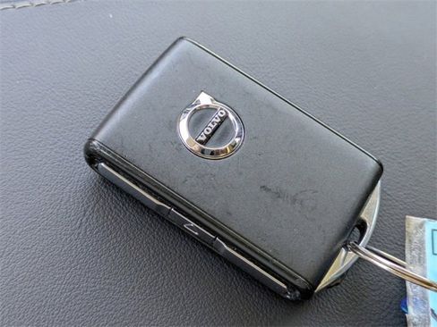 New 2024 Volvo S90 B6 Ultimate w/ Protection Package Premier image 30