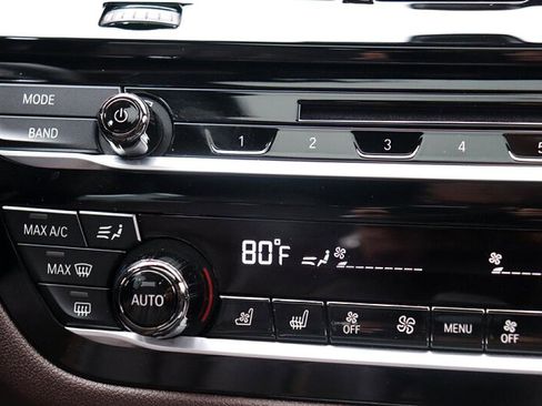 Used 2019 BMW 540i xDrive w/ Executive Package image 31