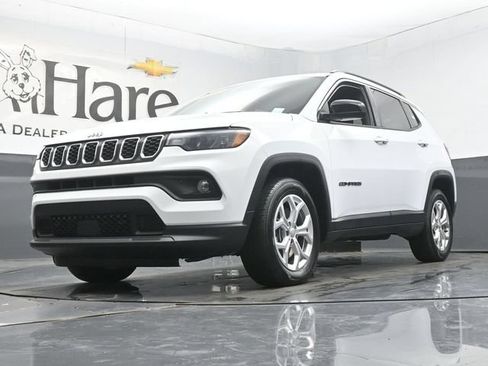 Used 2024 Jeep Compass Latitude AWD/4WD image 4