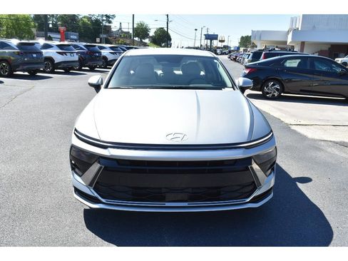 New 2025 Hyundai Sonata SEL image 8